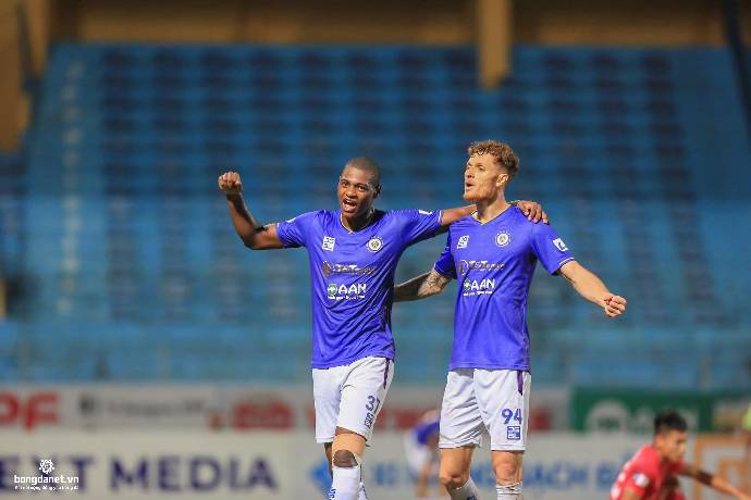 Hà Nội có quyền tự quyết cuộc đua vào Top 6 V-League?