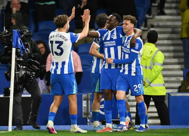 Soi kèo góc Newcastle vs Brighton, 21h00 ngày 02/05