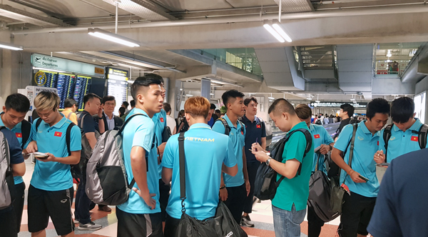 Tuyển Việt Nam bất ngờ 'đối đầu' với Thái Lan ngay trước thềm King's Cup