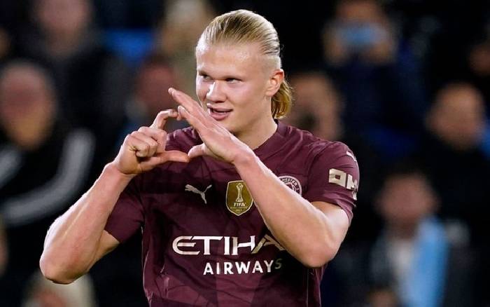 Haaland tạo thống k&ecirc; kh&oacute; tin, Man City c&acirc;n bằng kỷ lục của MU