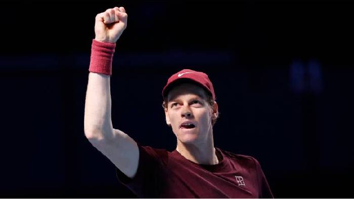 Sinner v&ugrave;i dập Zverev với 1 &lsquo;bagel&rsquo;, v&agrave;o chung kết Paris Masters