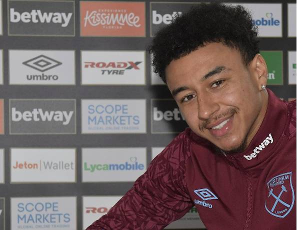 David Moyes tin dùng Jesse Lingard trước đại chiến với MU?