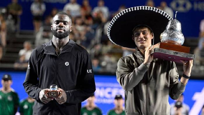 Flavio Cobolli gi&agrave;nh danh hiệu s&acirc;n cứng lần đầu ti&ecirc;n trong sự nghiệp