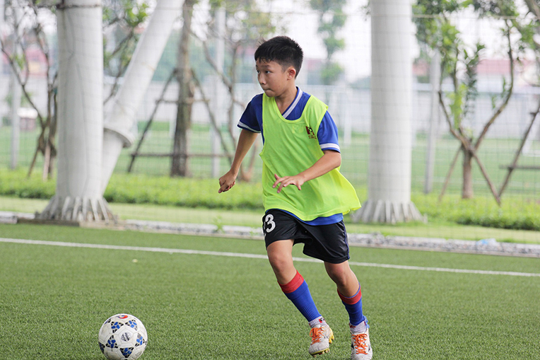 Bốn học viên của PVF tham gia chương trình bóng đá quốc tế