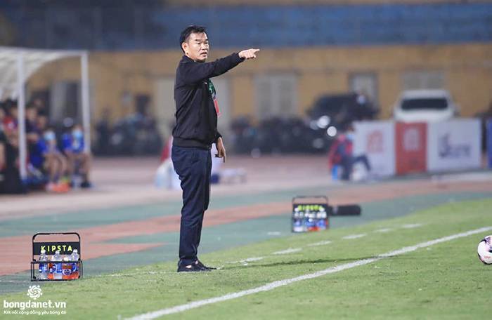 HLV Phan Thanh Hùng đạt thỏa thuận dẫn dắt SHB Đà Nẵng