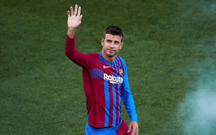 Barcelona nợ 'chủ tịch' Pique số tiền lương khổng lồ