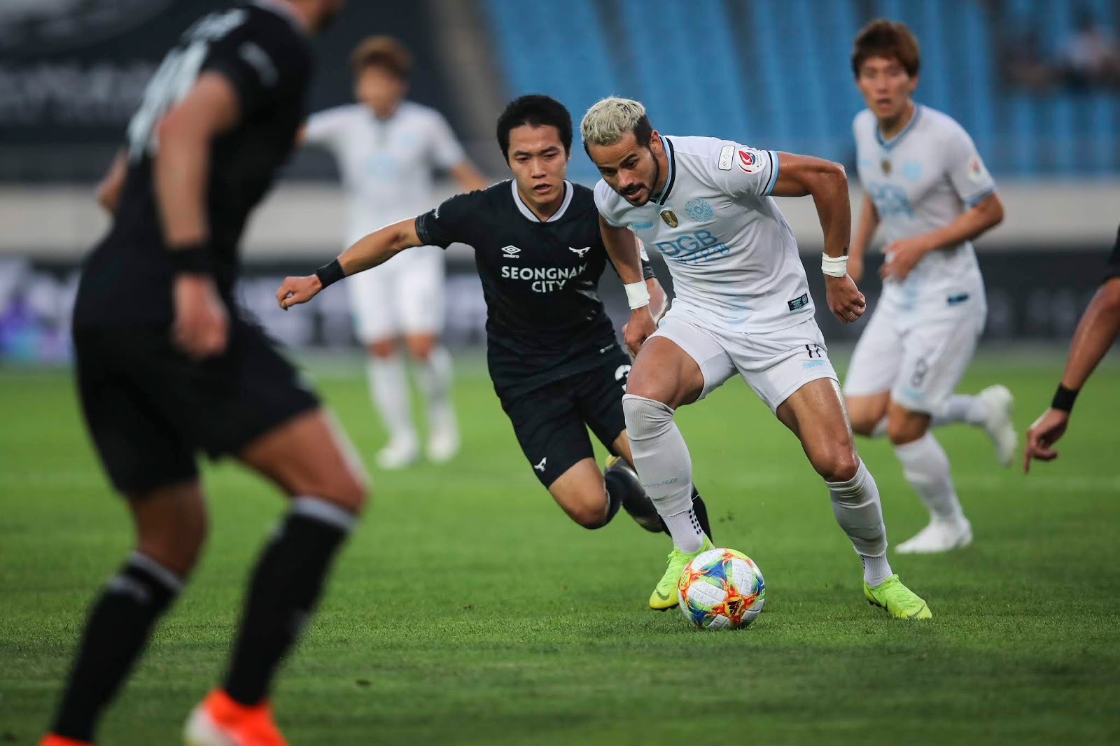 Nhận định Suwon Samsung Bluewings vs Seoul, 18h00 ng&agrave;y 4/7