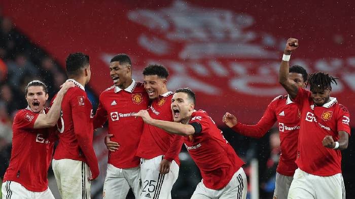 Gom tiền mua Amrabat, M.U chốt giá bán 'nỗi thất vọng 2020'