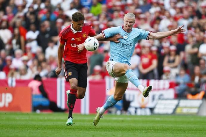 HERE WE GO ! Th&agrave;nh Manchester k&iacute;ch nổ 'bom tấn m&ugrave;a h&egrave;' 90 củ