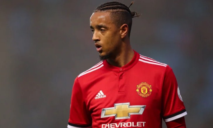 CLB Heerenveen chọn Văn Hậu sau khi loại sao MU ra khỏi đội hình