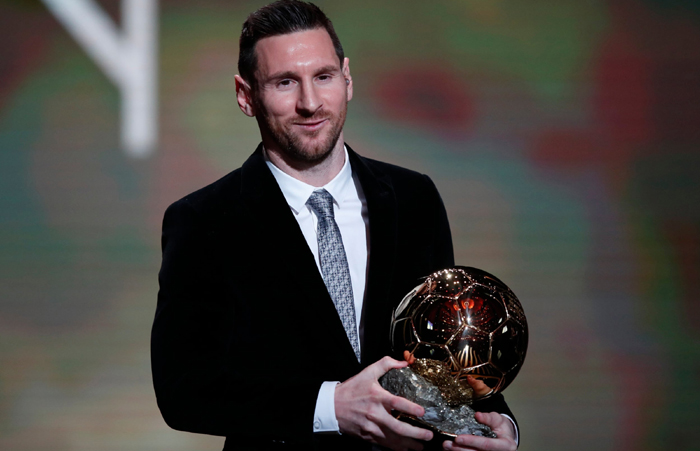 Lionel Messi gi&agrave;nh Quả b&oacute;ng v&agrave;ng ch&acirc;u &Acirc;u 2019