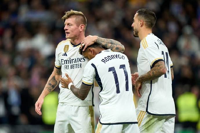 Toni Kroos thể hiện đẳng cấp, Real Madrid đòi lại ngôi đầu