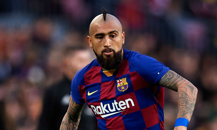 Chưa chia tay Barcelona, Arturo Vidal đ&atilde; &lsquo;đ&ograve;i qu&agrave;&rsquo; v&agrave; c&aacute;i kết