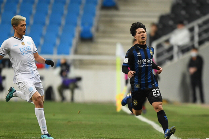 Báo Hàn Quốc: 'Incheon United gây thất vọng, Công Phượng quá cô đơn'