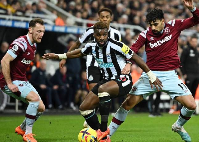 Soi k&egrave;o chẵn/ lẻ West Ham vs Newcastle, 2h ng&agrave;y 6/4