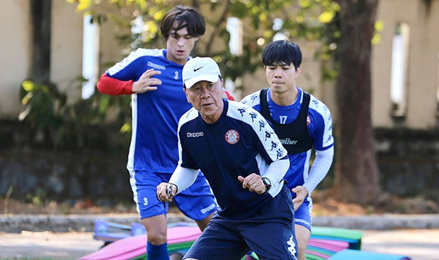 Công Phượng thở không ra hơi trước ngày V-League trở lại