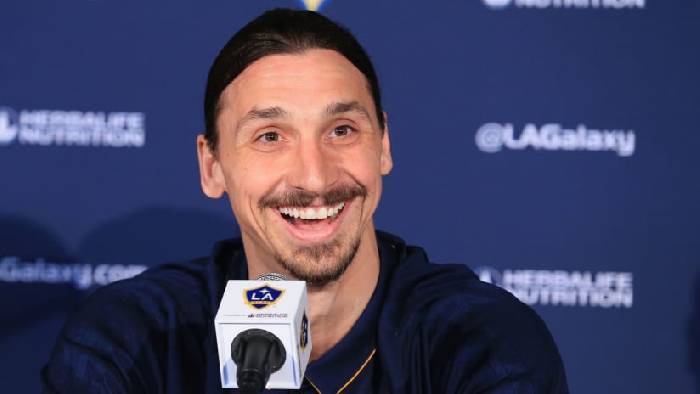 Ibrahimovic từng viết thư cho BTC đòi trừ điểm chính CLB của mình