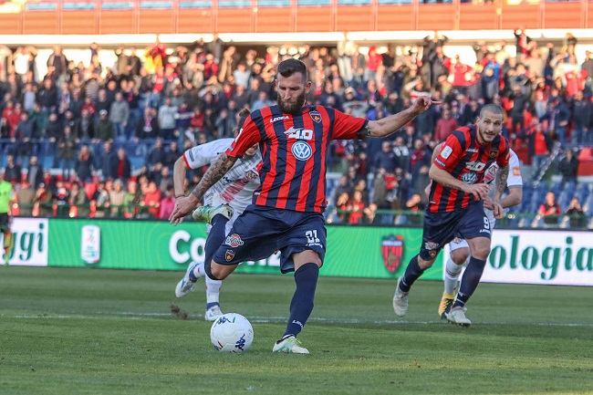 Phân tích tỷ lệ Cosenza vs Cremonese, 3h ngày 5/11