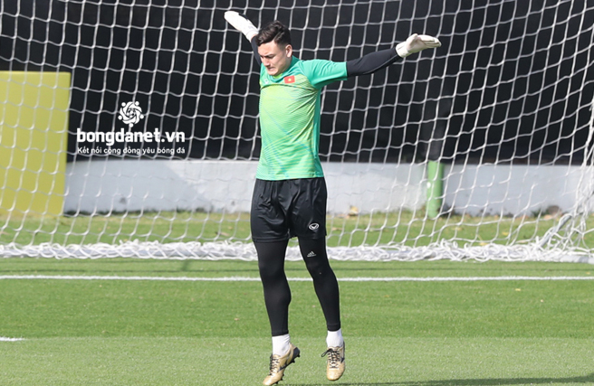 Văn Lâm phải nghỉ thi đấu 6 tháng ở Muangthong?