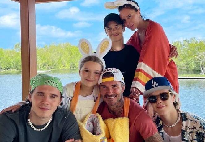 Gia đình Beckham khoe ảnh hạnh phúc ngày lễ Phục sinh