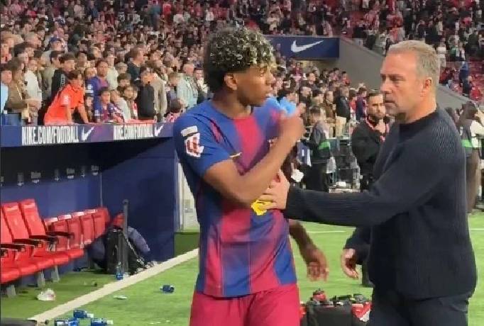 Lamine Yamal nổi cáu khi đồng đội ghi bàn