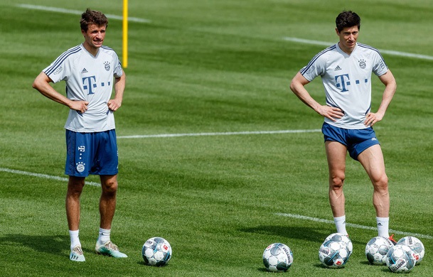 Bundesliga lao đao vì có thêm 13 cầu thủ nhiễm bệnh