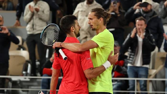 Djokovic ngược d&ograve;ng hạ Zverev, v&agrave;o b&aacute;n kết Roland Garros lần thứ 13