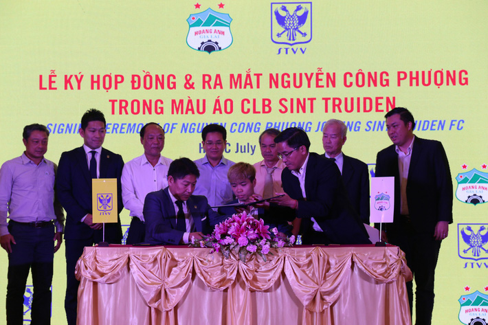 C&ocirc;ng Phượng ra mắt Sint-Truiden, 10h ng&agrave;y 5/7