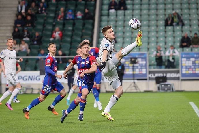 Soi k&egrave;o t&agrave;i xỉu Legia Warsaw vs Piast Gliwice h&ocirc;m nay 1h30 ng&agrave;y 6/8