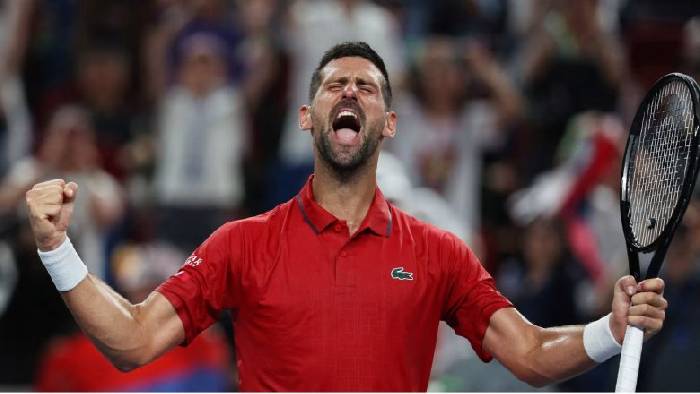 Djokovic ngược d&ograve;ng ngoạn mục trước Hanfmann, v&agrave;o v&ograve;ng 4 Shanghai Masters