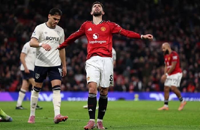 Roy Keane chỉ trích MU đang ‘hoảng sợ’