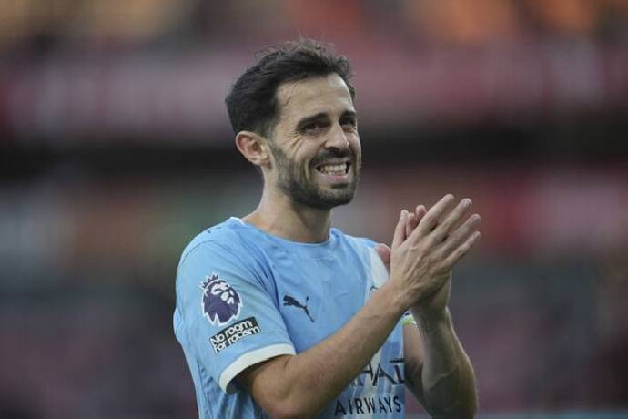 Man City xác nhận chia tay Bernardo Silva