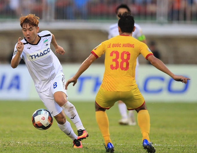 C&oacute; Minh Vương đ&aacute; cặp, Tuấn Anh đ&atilde; 'qu&ecirc;n' Xu&acirc;n Trường đang bị đ&agrave;y ải ở Buriram?