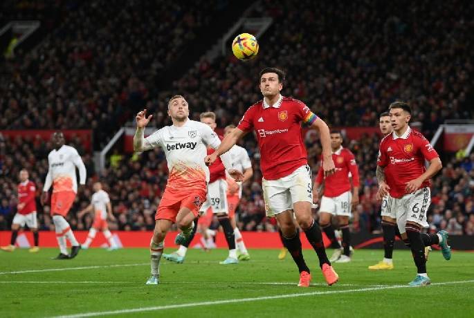 Soi kèo phạt góc West Ham vs MU, 01h00 ngày 8/5