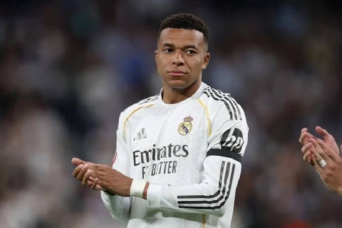 Hơn 4 triệu CĐV Real Madrid làm đơn đòi đuổi Kylian Mbappe