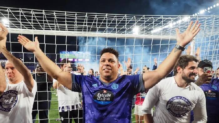 Nhỡ mồm với đội nh&agrave;, R&ocirc; &ldquo;b&eacute;o&rdquo; phải đạp xe 500km để thực hiện lời hứa n&agrave;y