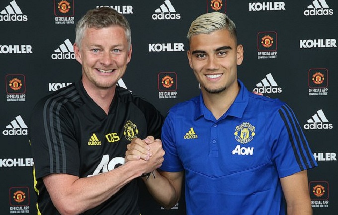 MU gia hạn hợp đồng với Andreas Pereira v&agrave; Axel Tuanzebe