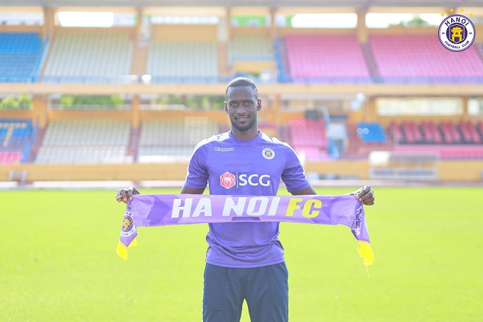 Chuyển nhượng V-League 2019 trước lượt về: H&agrave; Nội t&igrave;m được người thay thế Oseni