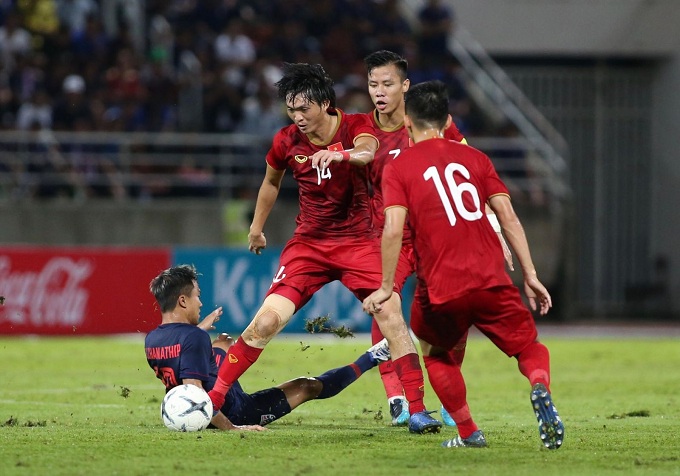 ĐT Việt Nam nhận thưởng nóng sau trận hòa trên đất Thái Lan