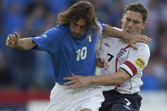 'Nh&agrave; thơ' đ&aacute; b&oacute;ng: 'T&ocirc;i bị Chelsea từ chối, họ ch&ecirc; 30 l&agrave; qu&aacute; gi&agrave;'