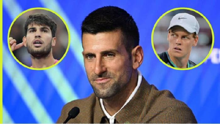Djokovic: &lsquo;Qu&aacute; kh&oacute; để t&ocirc;i đ&aacute;nh bại Sinner v&agrave; Alcaraz ở Grand Slam&rsquo;