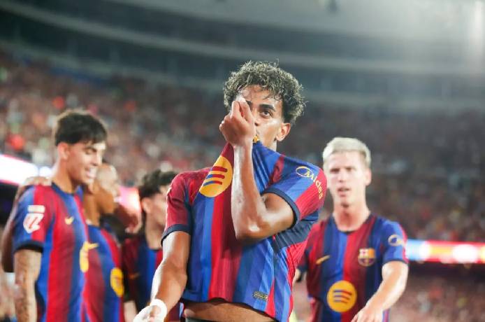 Soi kèo góc Valencia vs Barcelona, 21h15 ngày 06/09