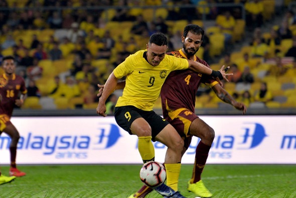 Malaysia 'đánh tennis' trước trận gặp Việt Nam