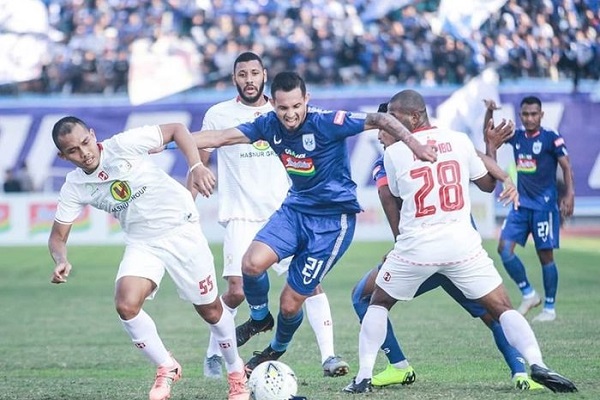 Nhận định b&oacute;ng đ&aacute; Persib Bandung vs Semarang, 18h30 ng&agrave;y 6/11: Chủ nh&agrave; thị uy