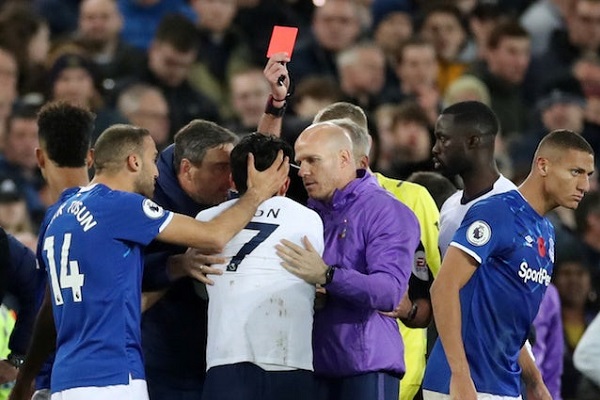 Son Heung-min nhận ph&aacute;n quyết từ FA sau tấm thẻ đỏ trận gặp Everton