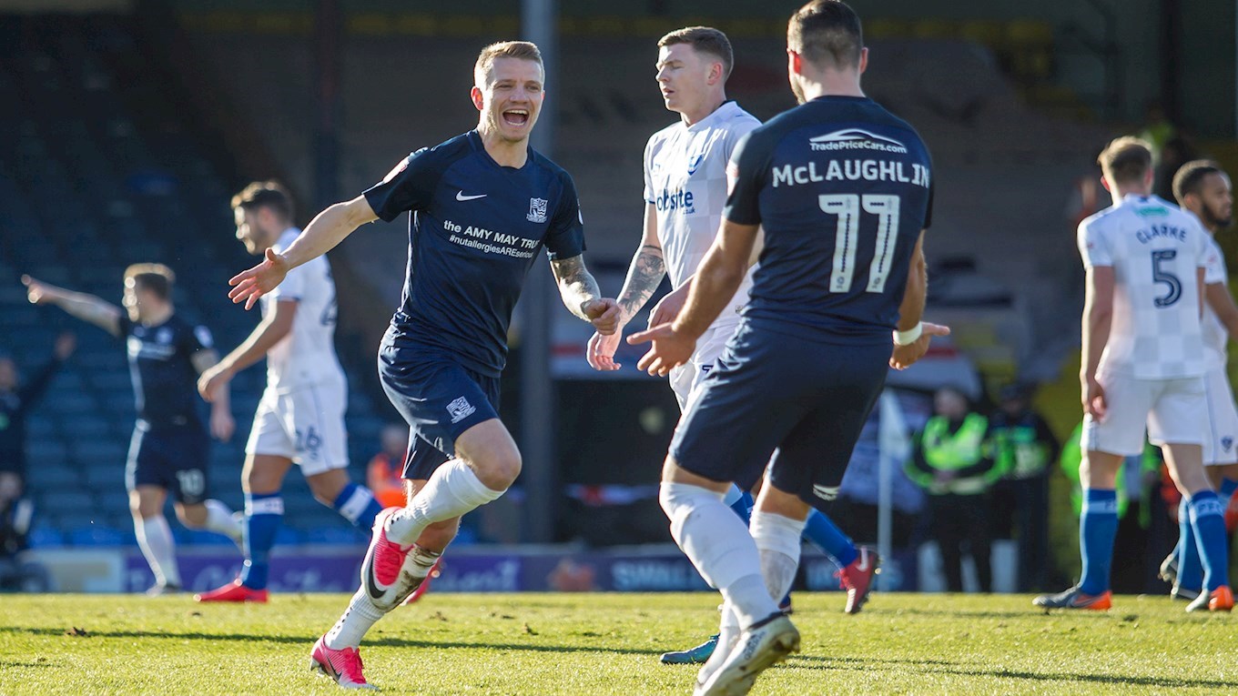 Nhận định Southend vs Portsmouth, 02h45 ngày 9/1 (Cúp Johnstone's Paint Trophy)