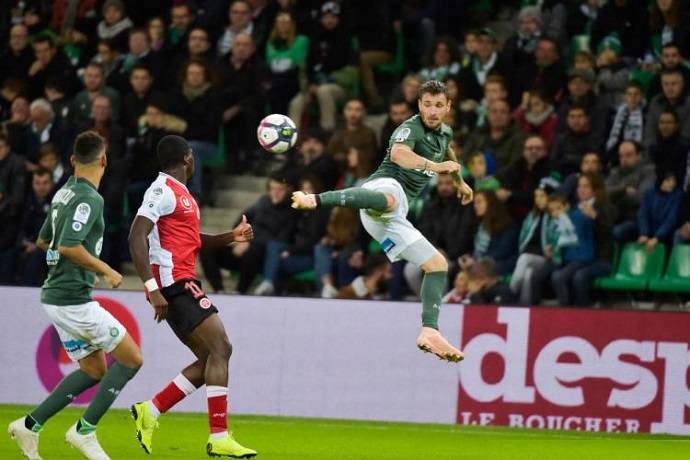 Reims vs Saint-Etienne, 3h00 ngày 10/1: Không dễ hoán đổi vị trí
