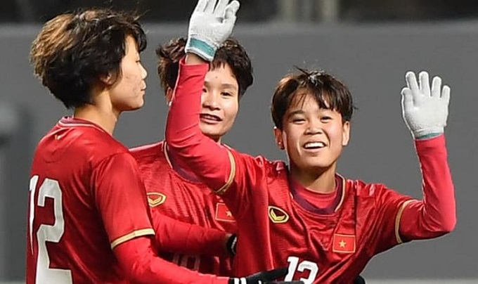 Ng&acirc;n Thị Vạn Sự v&agrave; Nguyễn Quang Hải c&oacute; xuất ph&aacute;t điểm tr&ugrave;ng hợp lạ kỳ