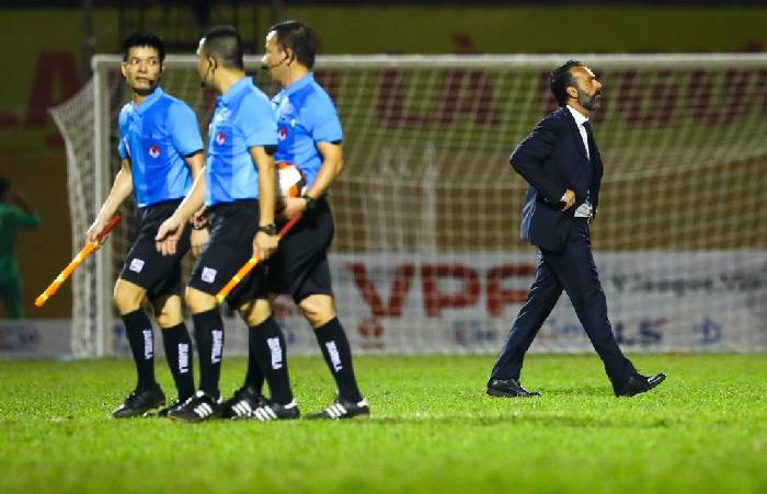 Nếu quyết không trả tiền HLV Lopez, Thanh Hóa bị FIFA phạt thế nào?