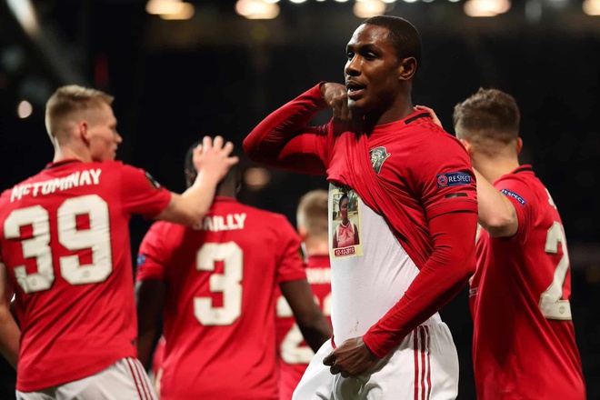 Ngoại hạng Anh ban bố tình huống khẩn cấp vì virus Covid-19